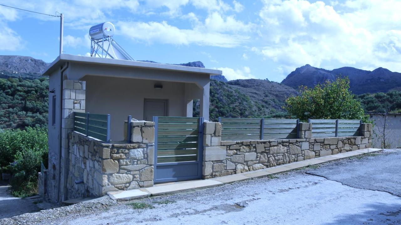 Aikirgiannis Mouri Village מראה חיצוני תמונה